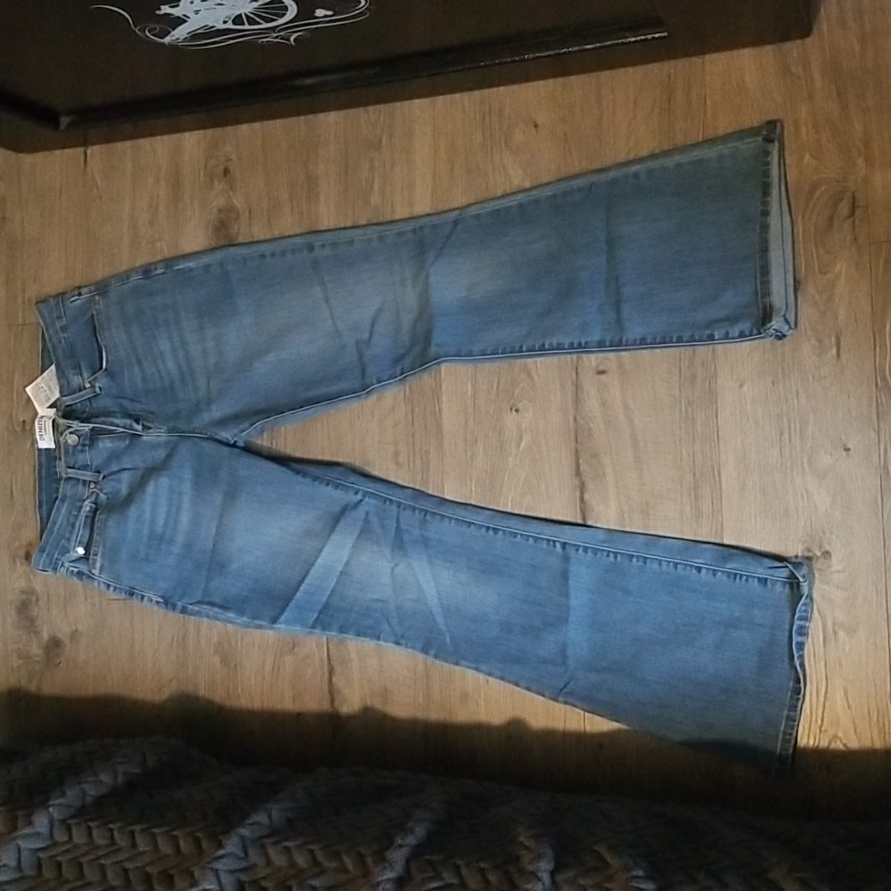 Boot cut jeans